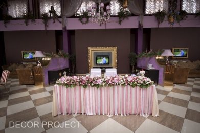 Розово-сиреневая свадьба в ресторане Pin-Up Rooms